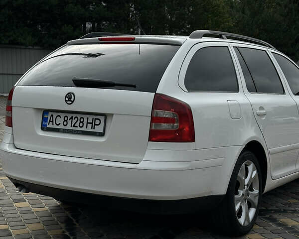 Белый Шкода Октавия, объемом двигателя 1.9 л и пробегом 230 тыс. км за 7000 $, фото 5 на Automoto.ua