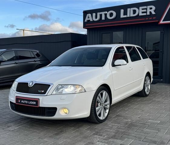 Белый Шкода Октавия, объемом двигателя 2 л и пробегом 280 тыс. км за 9300 $, фото 8 на Automoto.ua