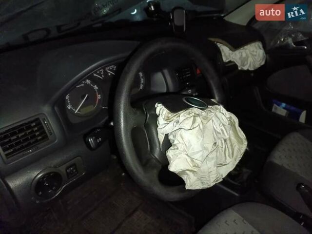 Белый Шкода Октавия, объемом двигателя 1.6 л и пробегом 100 тыс. км за 2100 $, фото 6 на Automoto.ua