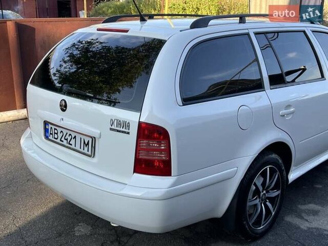Белый Шкода Октавия, объемом двигателя 1.6 л и пробегом 168 тыс. км за 5999 $, фото 12 на Automoto.ua