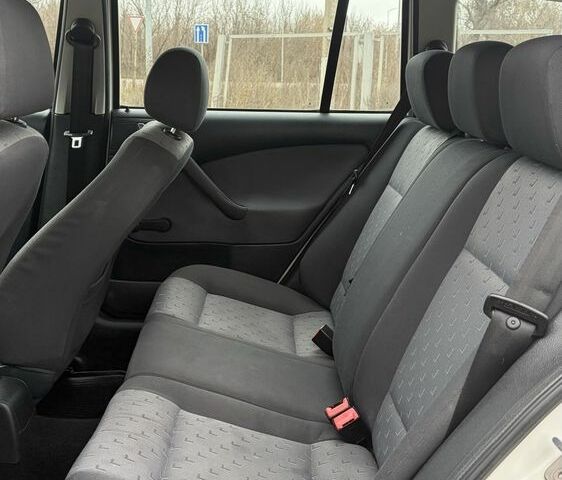 Белый Шкода Октавия, объемом двигателя 2 л и пробегом 300 тыс. км за 2150 $, фото 13 на Automoto.ua