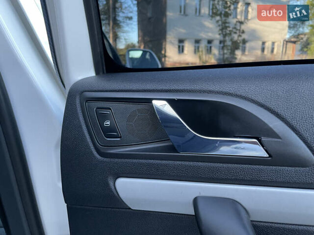 Білий Шкода Октавія, об'ємом двигуна 1.6 л та пробігом 237 тис. км за 5750 $, фото 82 на Automoto.ua