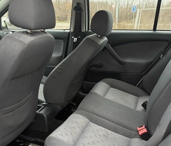 Белый Шкода Октавия, объемом двигателя 2 л и пробегом 300 тыс. км за 2150 $, фото 12 на Automoto.ua