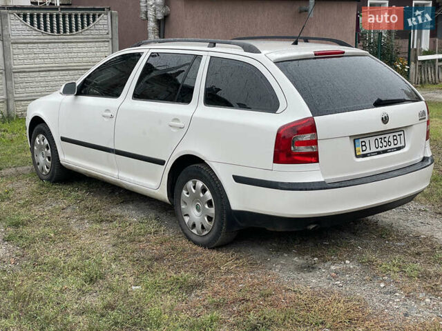 Белый Шкода Октавия, объемом двигателя 1.6 л и пробегом 221 тыс. км за 6200 $, фото 4 на Automoto.ua