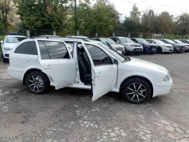 Белый Шкода Октавия, объемом двигателя 1.6 л и пробегом 168 тыс. км за 5940 $, фото 12 на Automoto.ua