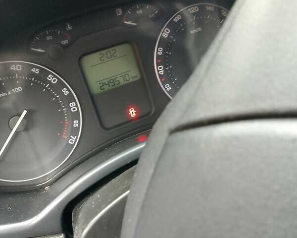 Белый Шкода Октавия, объемом двигателя 2 л и пробегом 250 тыс. км за 4450 $, фото 18 на Automoto.ua