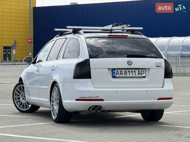 Белый Шкода Октавия, объемом двигателя 2 л и пробегом 305 тыс. км за 7190 $, фото 3 на Automoto.ua