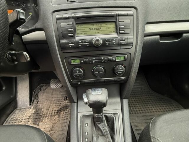 Білий Шкода Октавія, об'ємом двигуна 0 л та пробігом 300 тис. км за 3250 $, фото 6 на Automoto.ua