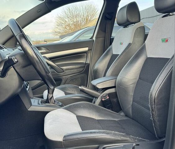 Белый Шкода Октавия, объемом двигателя 2 л и пробегом 280 тыс. км за 9300 $, фото 11 на Automoto.ua