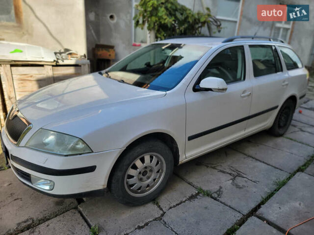 Белый Шкода Октавия, объемом двигателя 1.6 л и пробегом 271 тыс. км за 5600 $, фото 8 на Automoto.ua