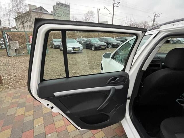 Білий Шкода Октавія, об'ємом двигуна 2 л та пробігом 283 тис. км за 5999 $, фото 14 на Automoto.ua