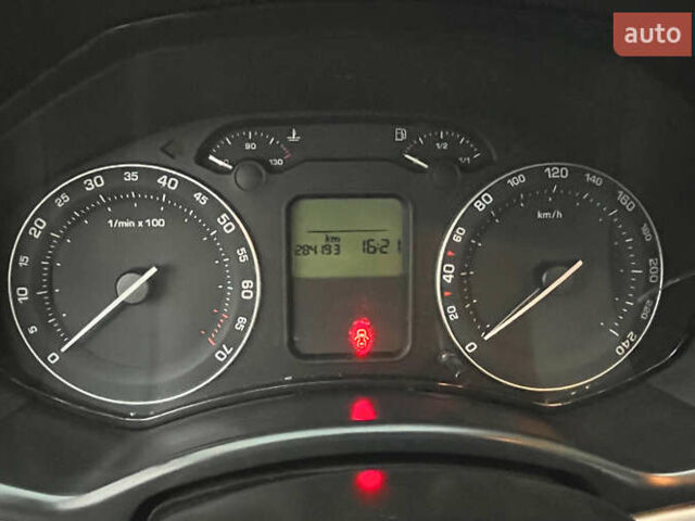 Білий Шкода Октавія, об'ємом двигуна 2 л та пробігом 283 тис. км за 5900 $, фото 10 на Automoto.ua