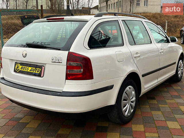 Білий Шкода Октавія, об'ємом двигуна 2 л та пробігом 283 тис. км за 5900 $, фото 6 на Automoto.ua