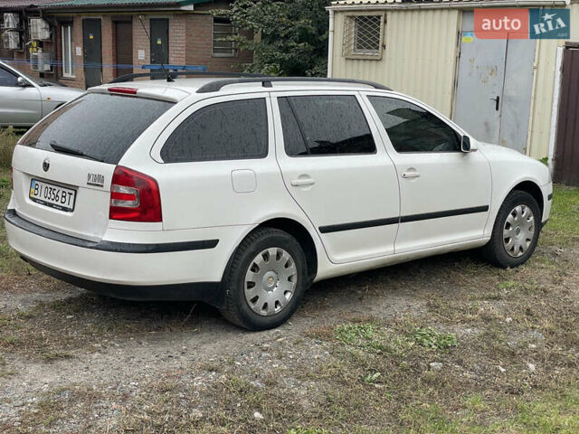 Белый Шкода Октавия, объемом двигателя 1.6 л и пробегом 221 тыс. км за 6200 $, фото 2 на Automoto.ua