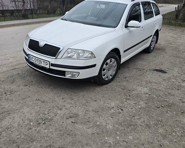 Білий Шкода Октавія, об'ємом двигуна 1.6 л та пробігом 236 тис. км за 5500 $, фото 2 на Automoto.ua