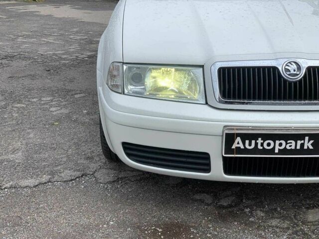 Белый Шкода Октавия, объемом двигателя 1.6 л и пробегом 168 тыс. км за 5940 $, фото 9 на Automoto.ua