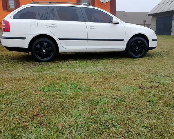 Белый Шкода Октавия, объемом двигателя 2 л и пробегом 250 тыс. км за 4450 $, фото 21 на Automoto.ua