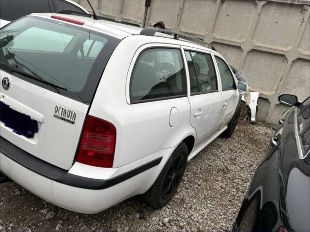 Белый Шкода Октавия, объемом двигателя 1.6 л и пробегом 245 тыс. км за 1200 $, фото 2 на Automoto.ua