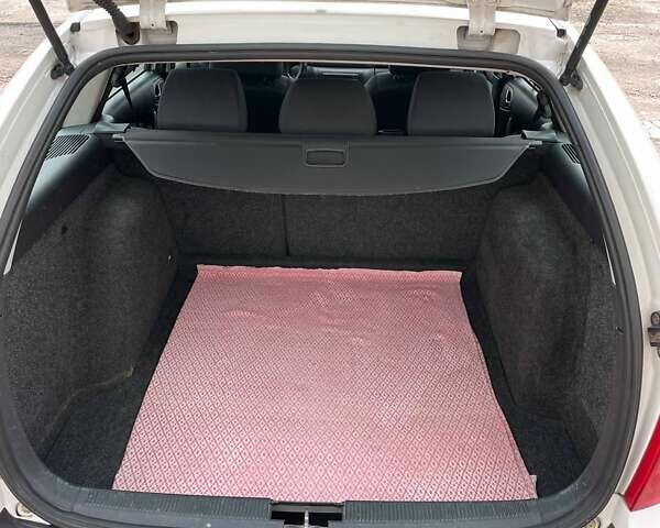Белый Шкода Октавия, объемом двигателя 1.6 л и пробегом 250 тыс. км за 5700 $, фото 6 на Automoto.ua