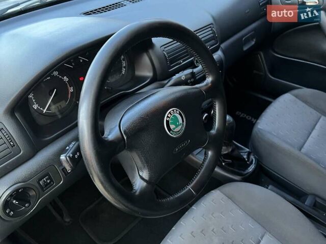 Белый Шкода Октавия, объемом двигателя 1.6 л и пробегом 168 тыс. км за 5999 $, фото 26 на Automoto.ua