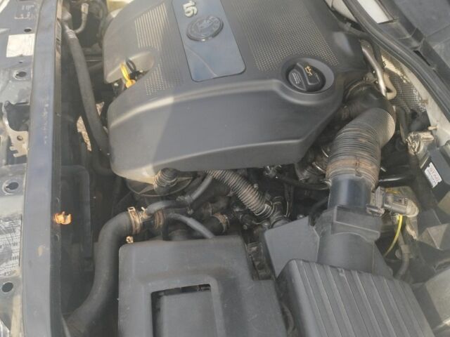 Белый Шкода Октавия, объемом двигателя 1 л и пробегом 280 тыс. км за 4600 $, фото 6 на Automoto.ua