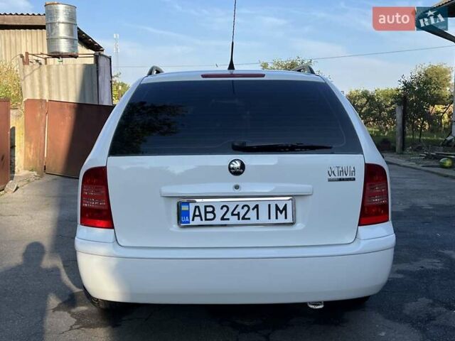 Белый Шкода Октавия, объемом двигателя 1.6 л и пробегом 168 тыс. км за 5999 $, фото 3 на Automoto.ua