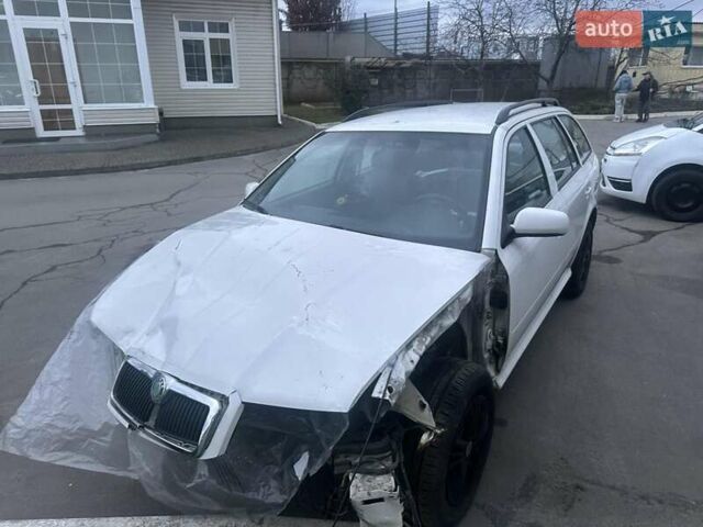 Белый Шкода Октавия, объемом двигателя 1.6 л и пробегом 220 тыс. км за 1800 $, фото 8 на Automoto.ua