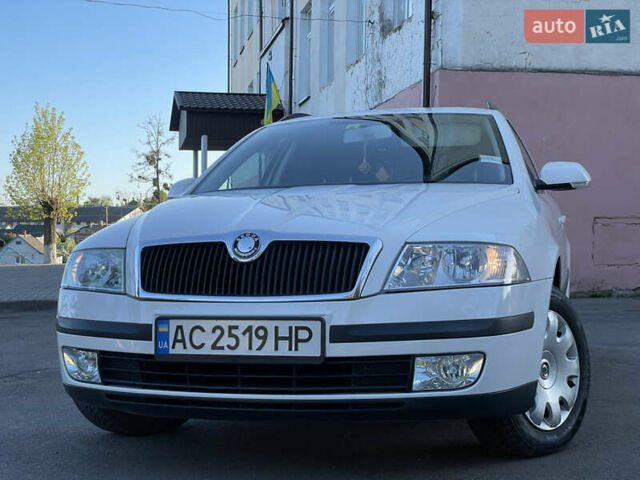 Білий Шкода Октавія, об'ємом двигуна 1.6 л та пробігом 237 тис. км за 5750 $, фото 22 на Automoto.ua