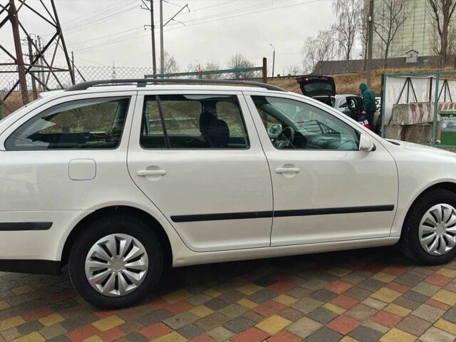 Білий Шкода Октавія, об'ємом двигуна 2 л та пробігом 283 тис. км за 5999 $, фото 7 на Automoto.ua