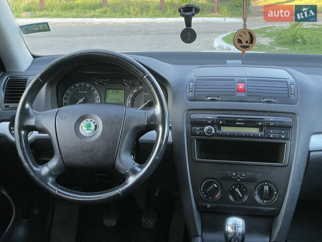 Білий Шкода Октавія, об'ємом двигуна 1.6 л та пробігом 237 тис. км за 5750 $, фото 73 на Automoto.ua
