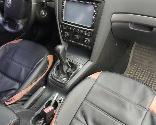 Белый Шкода Октавия, объемом двигателя 2 л и пробегом 250 тыс. км за 4450 $, фото 16 на Automoto.ua