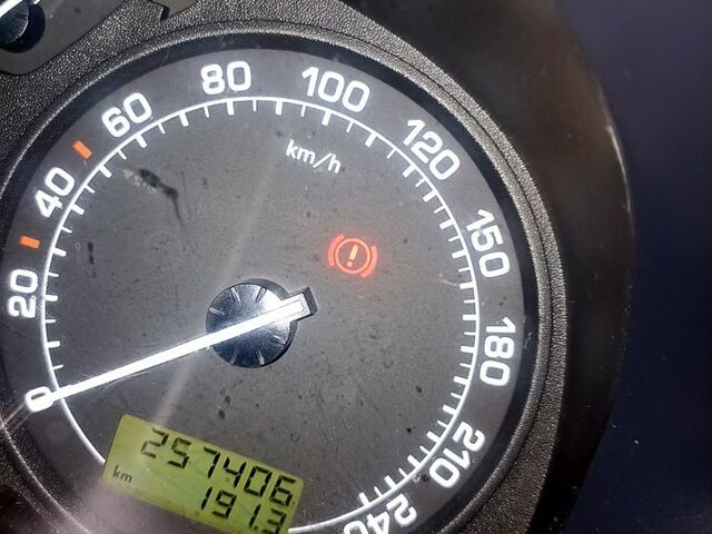 Білий Шкода Октавія, об'ємом двигуна 1.6 л та пробігом 25800 тис. км за 5200 $, фото 8 на Automoto.ua