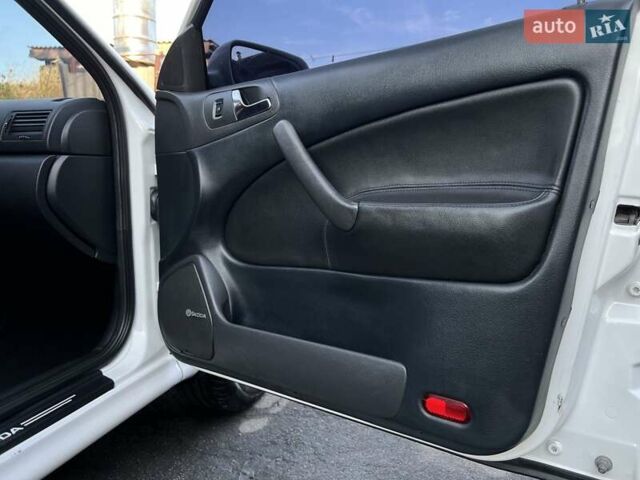 Белый Шкода Октавия, объемом двигателя 1.6 л и пробегом 168 тыс. км за 5999 $, фото 23 на Automoto.ua
