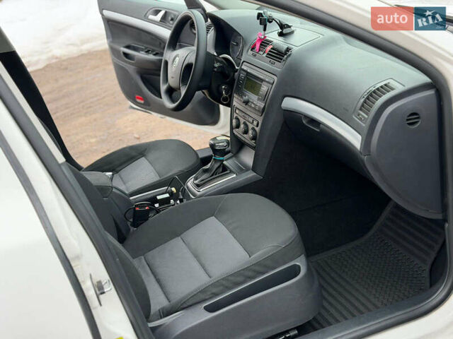 Белый Шкода Октавия, объемом двигателя 1.9 л и пробегом 241 тыс. км за 8000 $, фото 39 на Automoto.ua