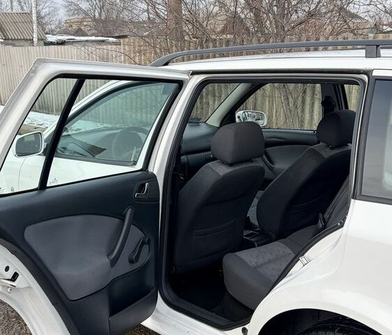 Белый Шкода Октавия, объемом двигателя 2 л и пробегом 300 тыс. км за 1900 $, фото 8 на Automoto.ua