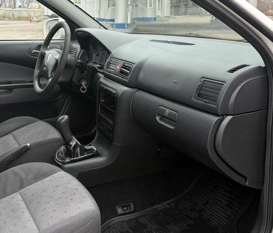 Белый Шкода Октавия, объемом двигателя 2 л и пробегом 300 тыс. км за 2150 $, фото 16 на Automoto.ua