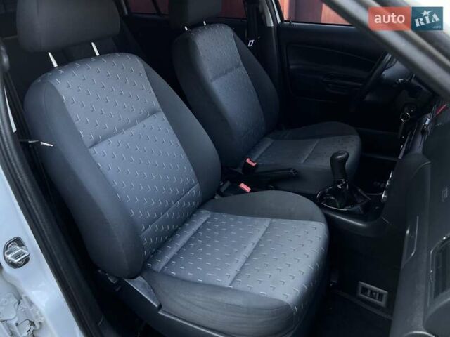 Белый Шкода Октавия, объемом двигателя 1.6 л и пробегом 168 тыс. км за 5999 $, фото 22 на Automoto.ua