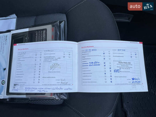 Білий Шкода Октавія, об'ємом двигуна 1.6 л та пробігом 237 тис. км за 5750 $, фото 94 на Automoto.ua