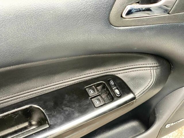 Белый Шкода Октавия, объемом двигателя 1.6 л и пробегом 168 тыс. км за 5940 $, фото 21 на Automoto.ua