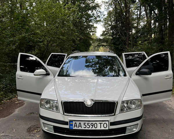 Білий Шкода Октавія, об'ємом двигуна 1.6 л та пробігом 307 тис. км за 5500 $, фото 3 на Automoto.ua