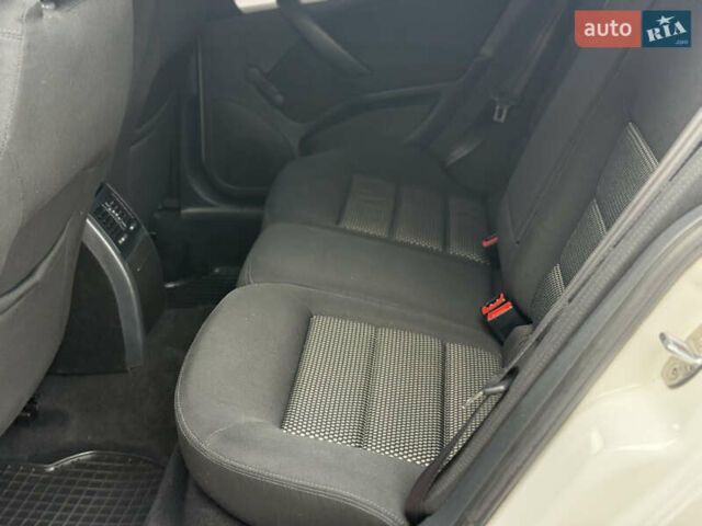 Білий Шкода Октавія, об'ємом двигуна 1.6 л та пробігом 245 тис. км за 6900 $, фото 50 на Automoto.ua