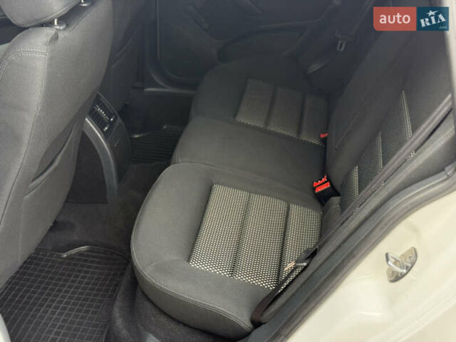 Білий Шкода Октавія, об'ємом двигуна 1.6 л та пробігом 245 тис. км за 6900 $, фото 49 на Automoto.ua