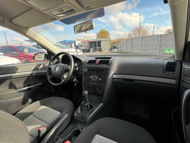 Белый Шкода Октавия, объемом двигателя 1.6 л и пробегом 161 тыс. км за 7350 $, фото 10 на Automoto.ua