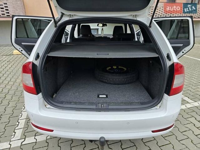 Белый Шкода Октавия, объемом двигателя 1.6 л и пробегом 268 тыс. км за 9500 $, фото 32 на Automoto.ua