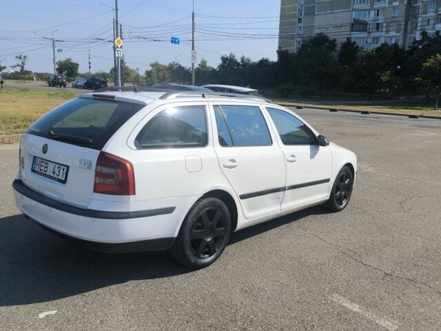 Белый Шкода Октавия, объемом двигателя 1.9 л и пробегом 337 тыс. км за 2700 $, фото 3 на Automoto.ua