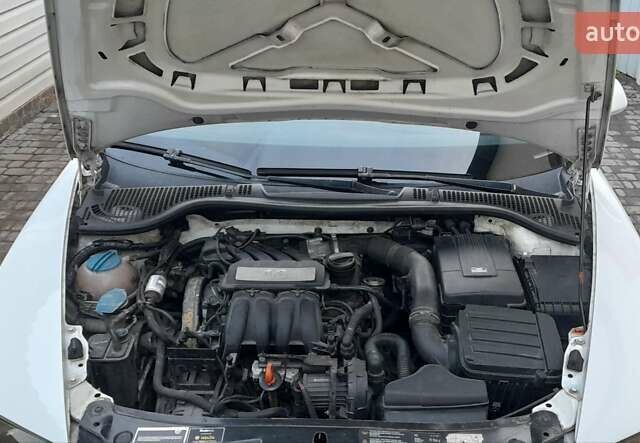 Белый Шкода Октавия, объемом двигателя 1.6 л и пробегом 214 тыс. км за 6000 $, фото 13 на Automoto.ua