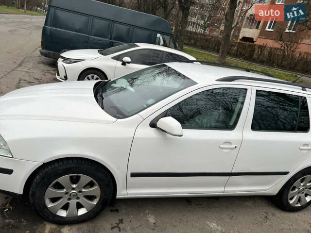 Белый Шкода Октавия, объемом двигателя 1.97 л и пробегом 228 тыс. км за 7200 $, фото 2 на Automoto.ua