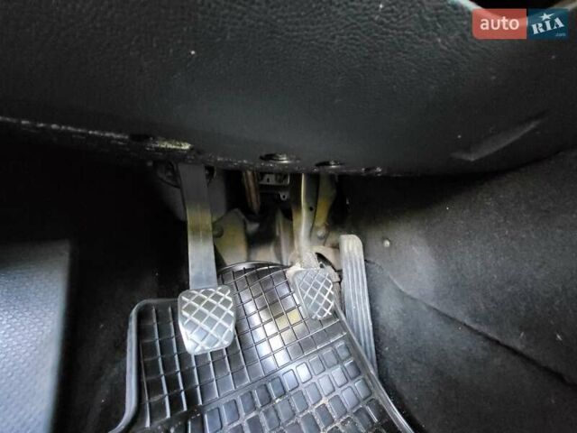 Білий Шкода Октавія, об'ємом двигуна 1.6 л та пробігом 214 тис. км за 5999 $, фото 53 на Automoto.ua