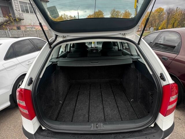 Белый Шкода Октавия, объемом двигателя 1.6 л и пробегом 161 тыс. км за 7350 $, фото 12 на Automoto.ua