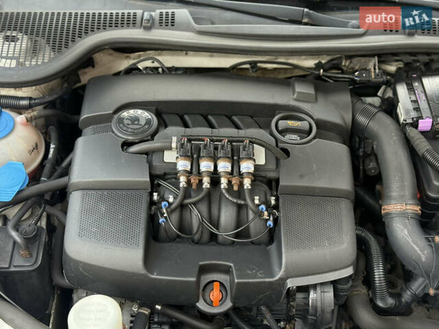 Белый Шкода Октавия, объемом двигателя 1.6 л и пробегом 245 тыс. км за 7200 $, фото 75 на Automoto.ua